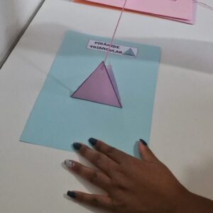 🧩✨Figuras Geométricas Planas e Espaciais com Barbante ✨🧩