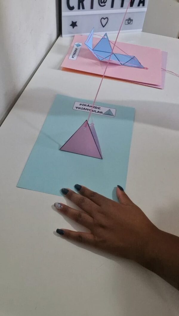 🧩✨Figuras Geométricas Planas e Espaciais com Barbante ✨🧩