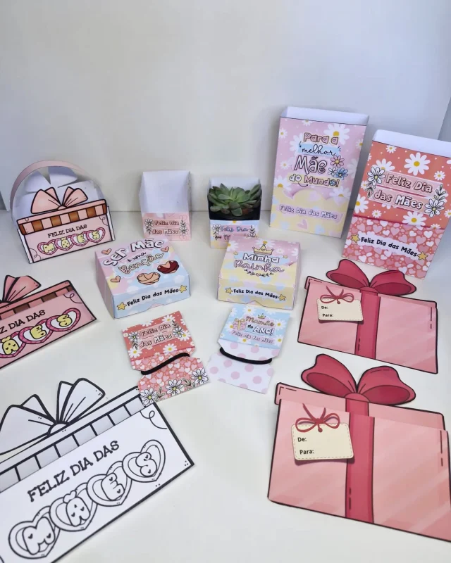 🌸✨ KIT CARTÕES E LEMBRANCINHAS DIA DAS MÃES ✨🌸

Surpreenda com amor e criatividade neste Dia das Mães! 🥰
Nosso kit especial foi pensado com carinho para tornar essa data ainda mais inesquecível!

📦 O que vem no kit:
💝 2 modelos de sacolinhas
🎁 2 modelos de caixinhas quadradas
🌿 2 modelos de porta suculentas
🎀 2 modelos de tags para xuxinha de cabelo
🧺 2 modelos de cestinhas
💌 4 modelos de cartões-presente (com e sem linhas — um deles para colorir!)

Perfeito para atividades escolares ou momentos especiais em casa! 🧒👩‍👧

💸 Tudo isso por apenas R$ 6,50!

👉 Corre garantir o seu e deixar essa data cheia de amor e arte!

📩 Chama no direct para mais informações ou para adquirir o seu kit!

#diadasmães #lembrancinhadiadasmaes #maternaçãocriativa #kitcriativo #professores #artesanato #educaçãoinfantil #presentediamães #diadasmaes2025